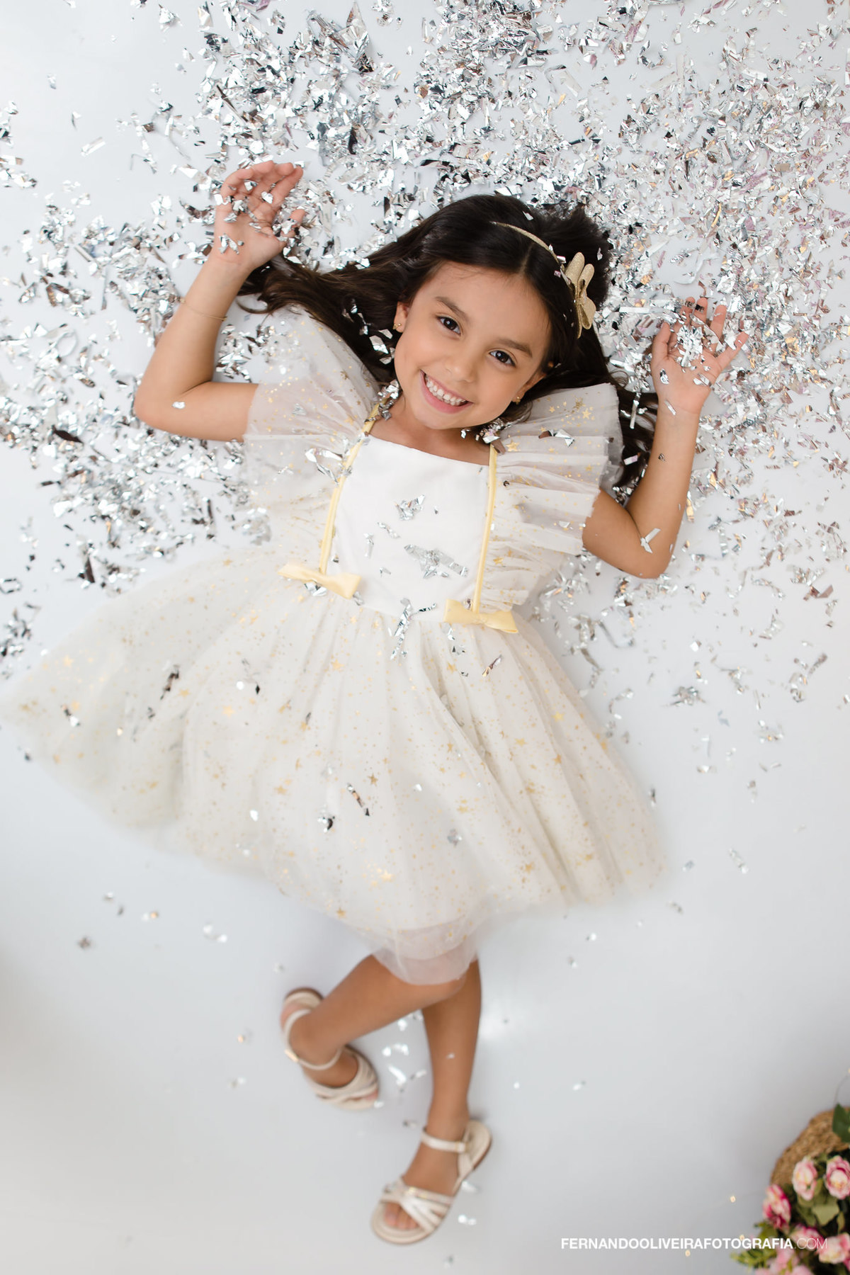 Ensaio criança de 6 anos smash the cake estúdio fotografa fotografo aniversário balão de hélio sp zona sul