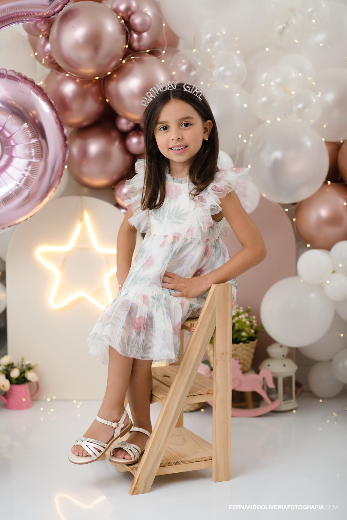 Ensaio criança de 6 anos smash the cake estúdio fotografa fotografo aniversário balão de hélio sp zona sul