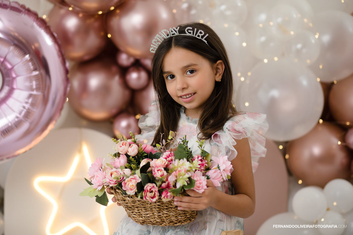 Ensaio criança de 6 anos smash the cake estúdio fotografa fotografo aniversário balão de hélio sp zona sul