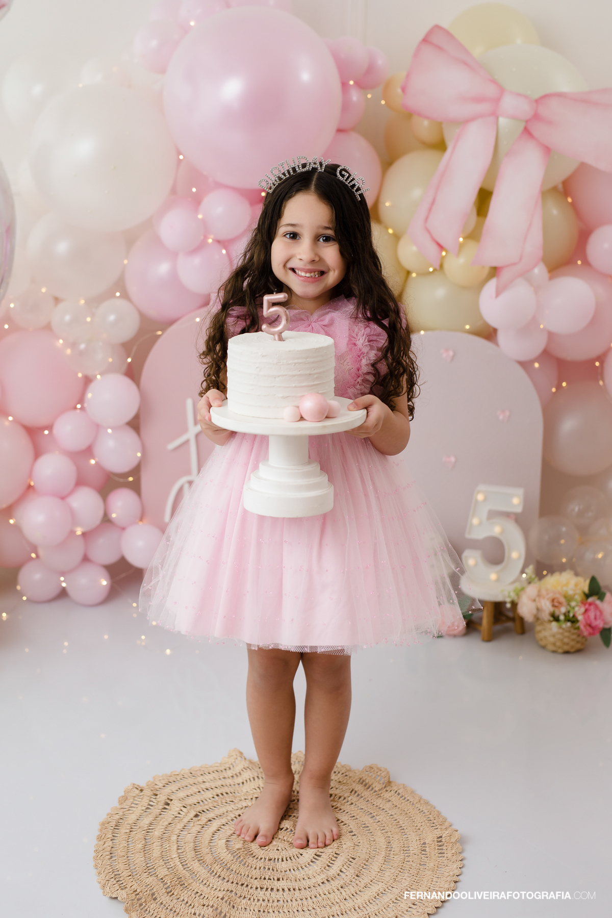 ensaio smash the cake 5 anos aniversario criança decoração festa infantil fotografo sao paulo sp estudio inspiração menina ensaio fotografico decoração rosa