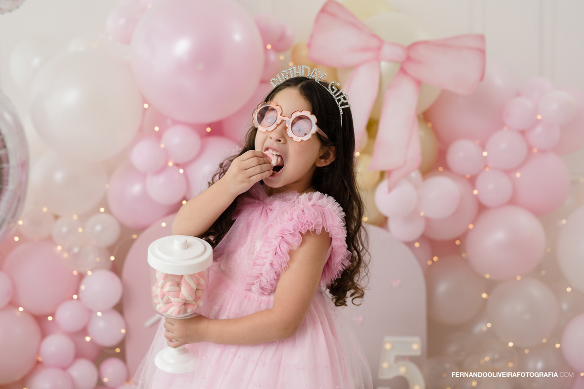 ensaio smash the cake 5 anos aniversario criança decoração festa infantil fotografo sao paulo sp estudio inspiração menina ensaio fotografico decoração rosa