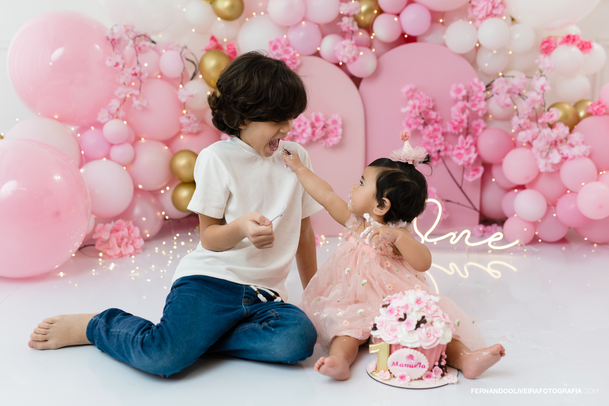 ensaio smash the cake decoração de cerejeira flor floral estudio infantil fotografo fotografa brooklin moema campo belo zona sul santo amaro pinheiros itaim bibi
