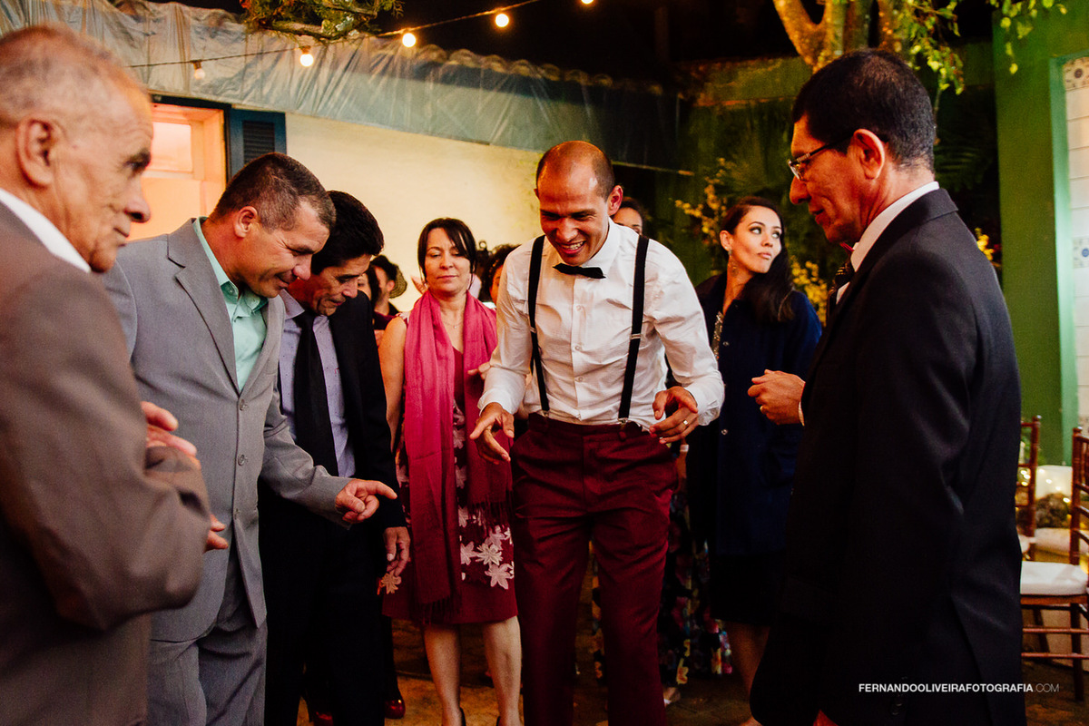noivo na pista de dança casamento de dia canto das heras cotia sao paulo sp fotografo fernando oliveira
