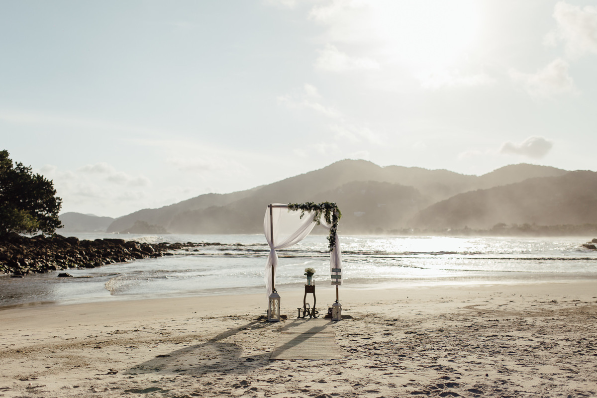 Elopement na praia guaruja são paulo casamento de dia vista fotografo de casamento