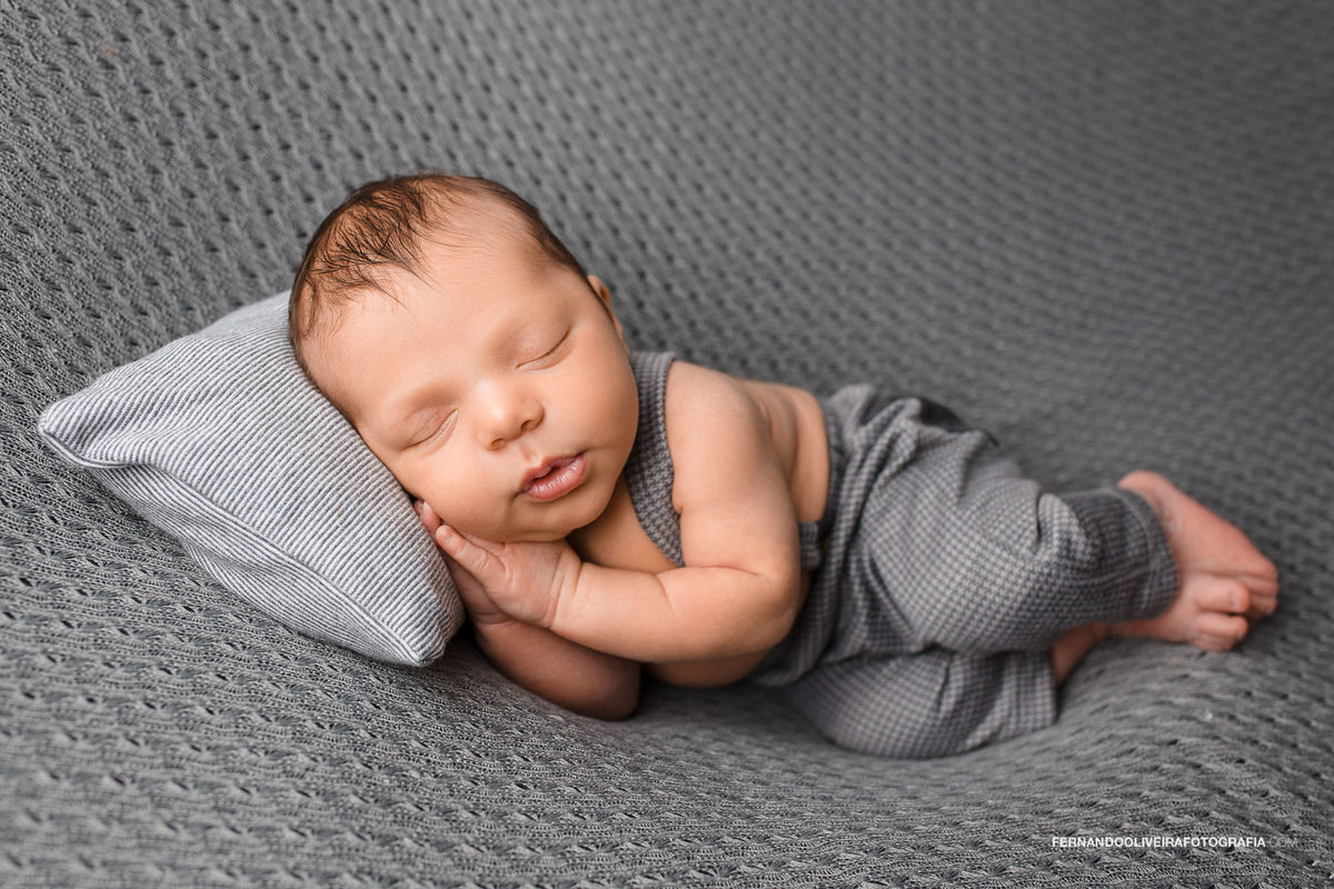 Ensaio newborn em casa são paulo fotografa recém nascido book bebê