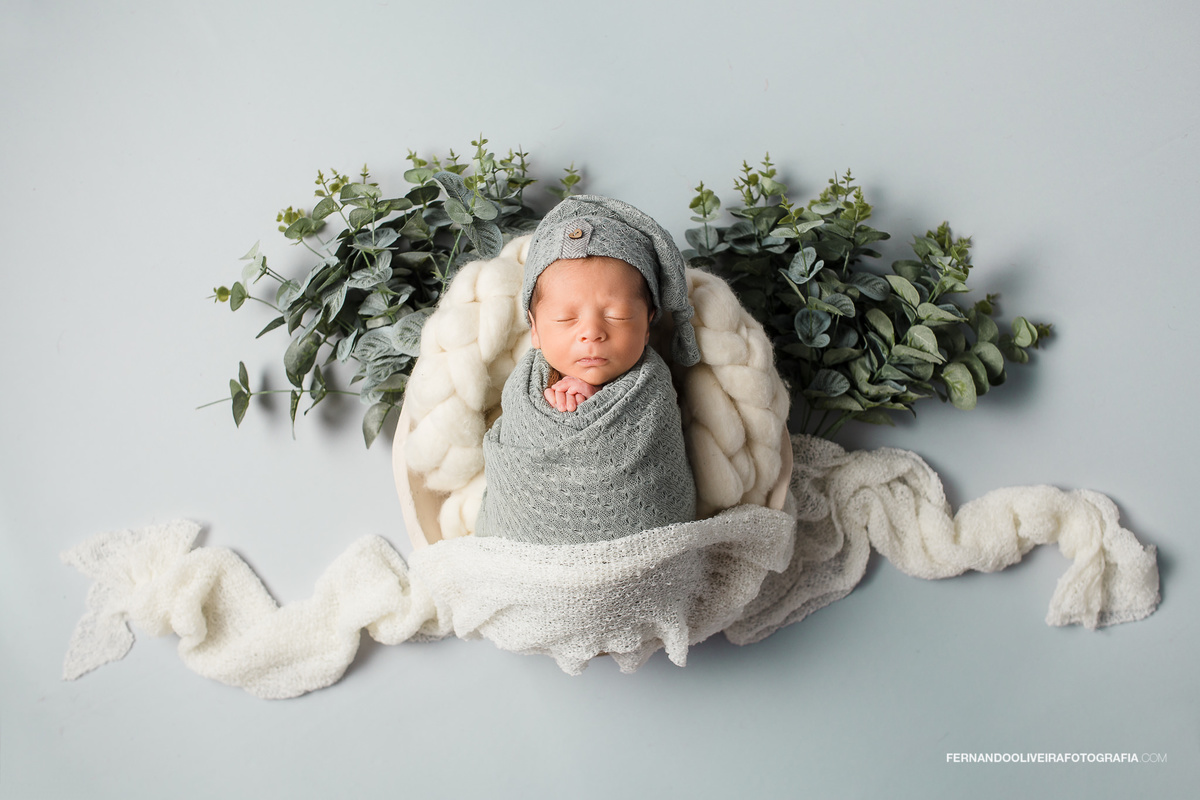 Ensaio newborn em casa pedro 10 dias de vida em são paulo fotografo fotografa newborn recem nascido
