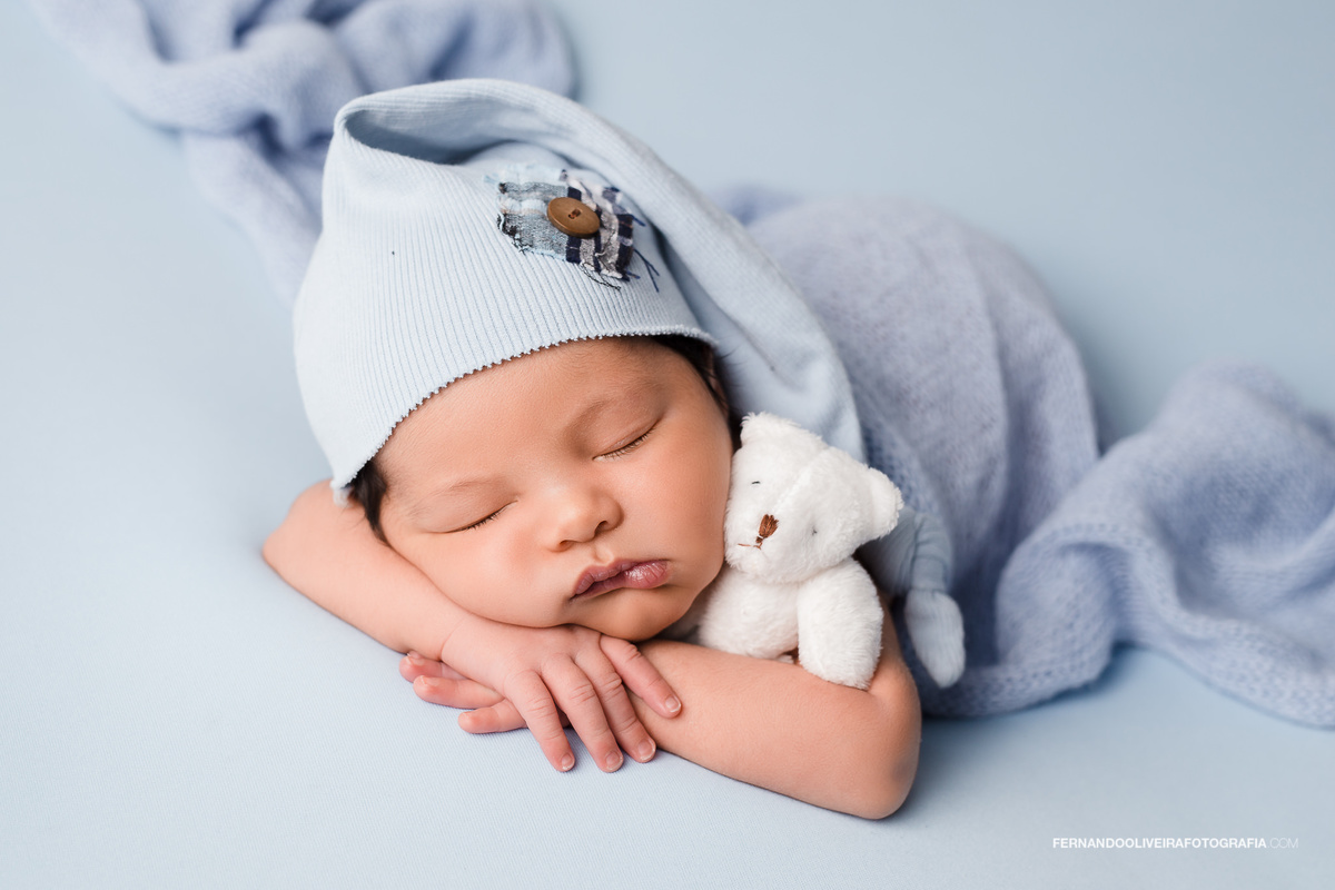 Ensaio newborn em casa sp recem nascido fotografa estudio bruna rafaela studio menino mae fotos com pais