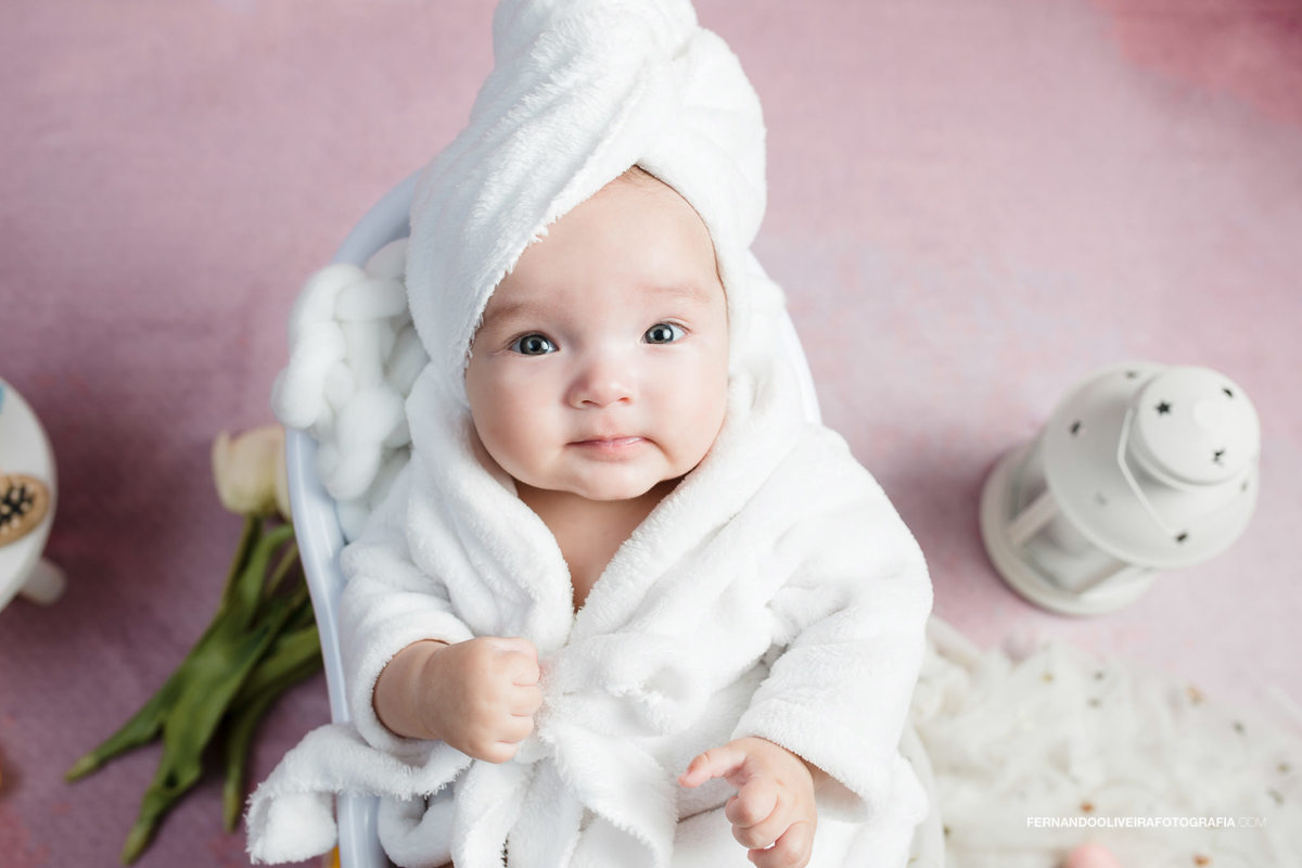 Ensaio de acompanhamento bebe 3 meses banheira