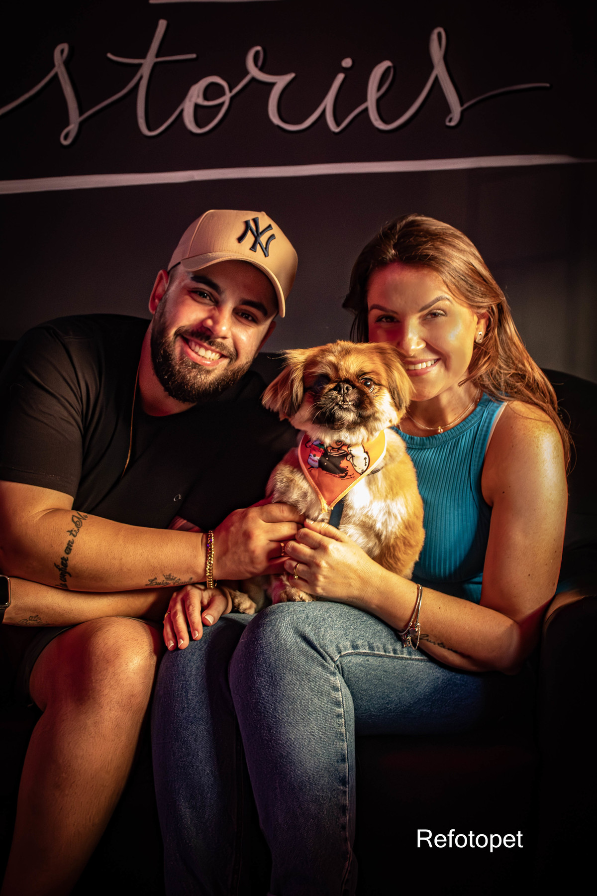 home e mulher com pet 
