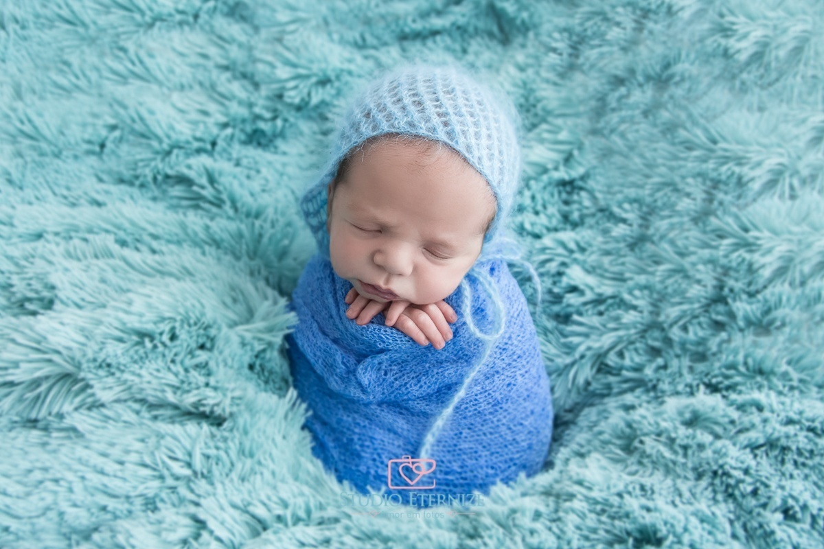 VINICIUS - 12 DIAS - RECÉM NASCIDO - NEWBORN - POSE SACO DE BATATA - STUDIO ETERNIZE - AMOR EM FOTOS - POÇOS DE CALDAS - MG
