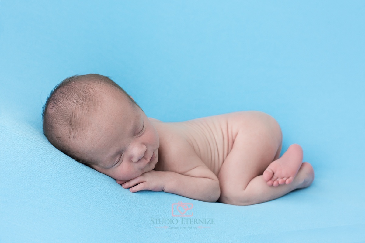 VINICIUS - 12 DIAS - RECÉM NASCIDO - NEWBORN - POSE DE BUNDINHA - STUDIO ETERNIZE - AMOR EM FOTOS - POÇOS DE CALDAS - MG