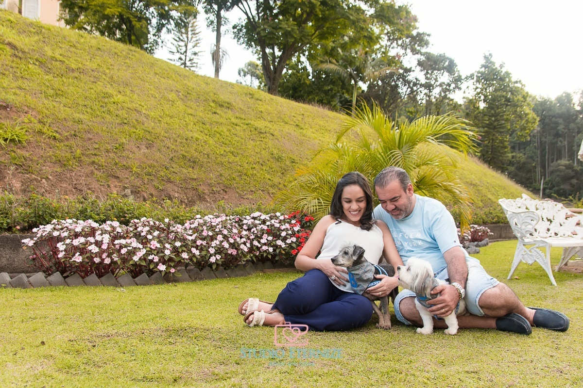 A DOCE ESPERA - MAMÃE - PAPAI - CACHORRO - GESTANTE - SANTUÁRIO MÃE RAINHA EM POÇOS DE CALDAS- ENSAIO EXTERNO - STUDIO ETERNIZE - AMOR EM FOTOS - POÇOS DE CALDAS - SÃO SEBASTIÃO DO PARAÍSO - MG