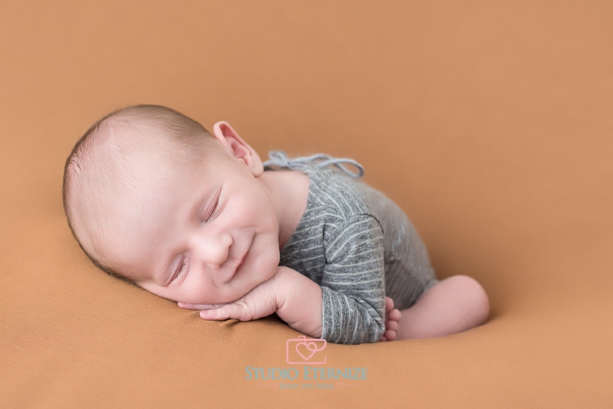 CAETANO - 8 DIAS - RECÉM NASCIDO - NEWBORN - STUDIO ETERNIZE - AMOR EM FOTOS - POÇOS DE CALDAS - MG