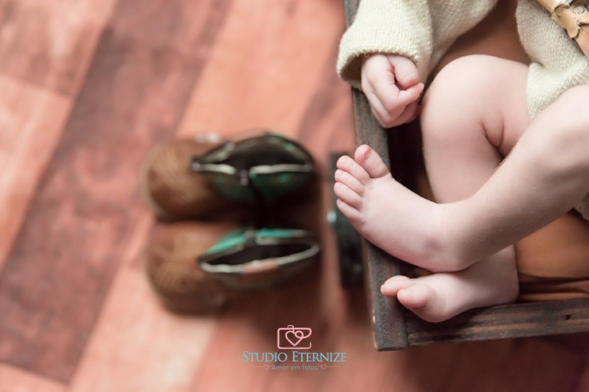 JOSÉ VITOR - 10 DIAS - NEWBORN-  POSE NO CARRINHO - STUDIO ETERNIZE - POÇOS DE CALDAS