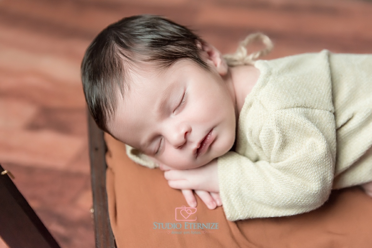 JOSÉ VITOR - 10 DIAS - NEWBORN-  POSE NO CARRINHO - STUDIO ETERNIZE - POÇOS DE CALDAS