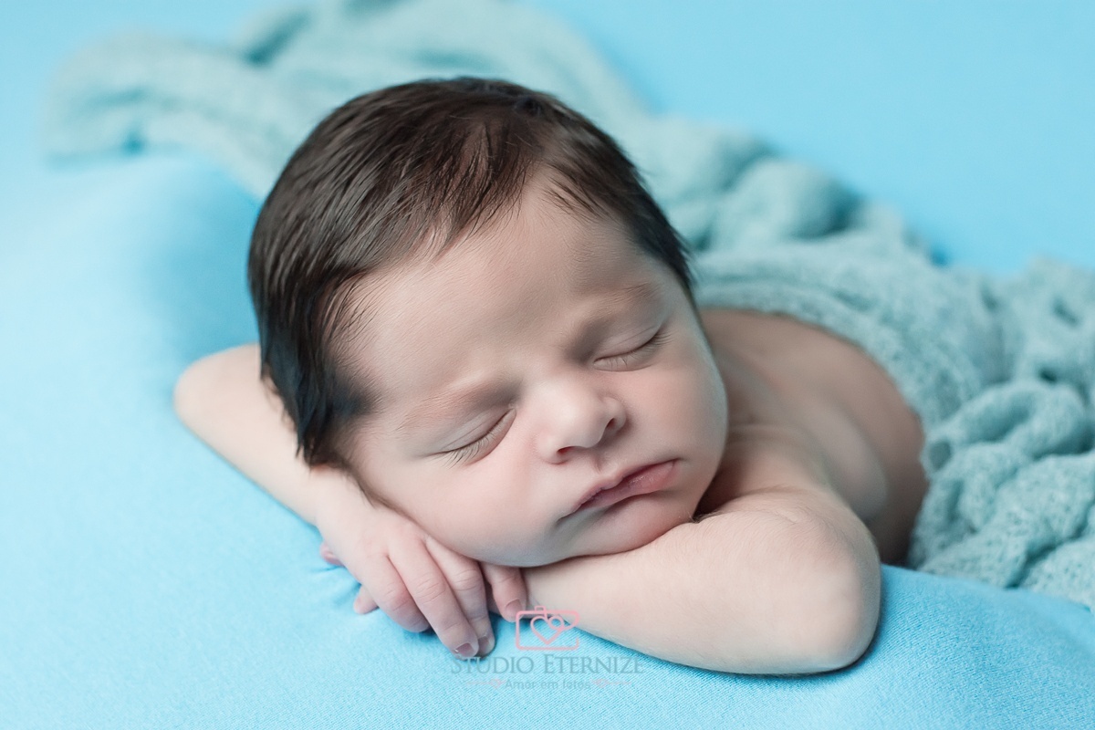 JOSÉ VITOR - 10 DIAS - NEWBORN-  POSE DO QUEIXINHO - STUDIO ETERNIZE - POÇOS DE CALDAS