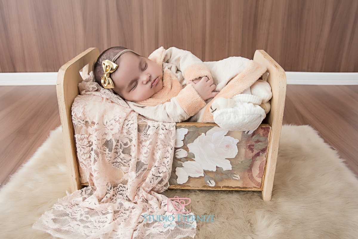 ACOMPANHAMENTO HELENA - 1 MÊS - STUDIO ETERNIZE - POÇOS DE CALDAS