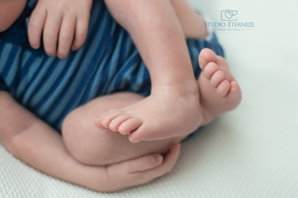 NEWBORN - MENINO - DETALHE - PEZINHO