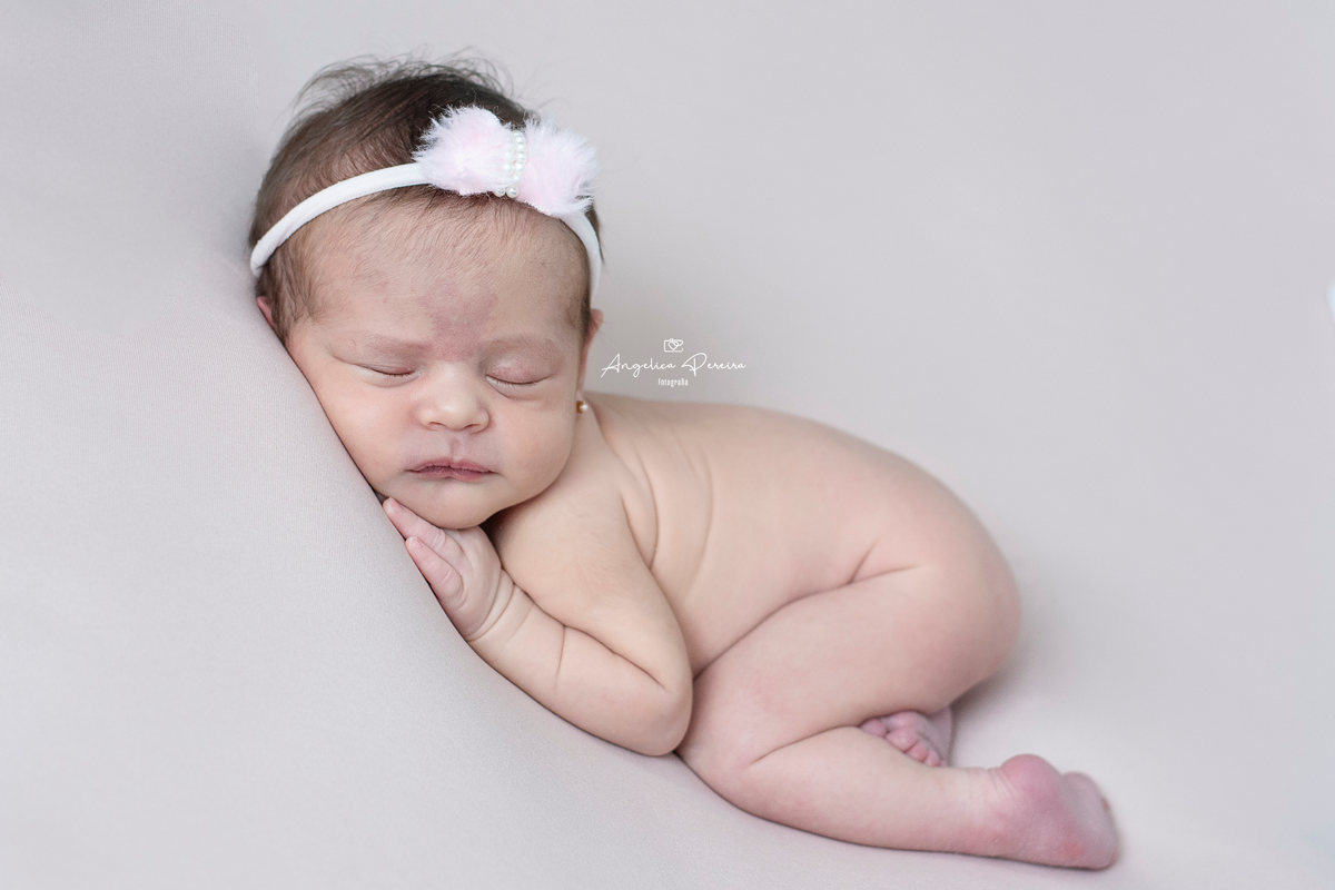 Fotografia - newborn - recém-nascido -menina - pode de bundinha