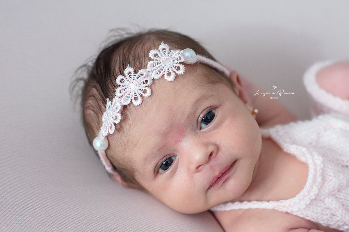 Fotografia - newborn - recém-nascido -menina - acordado - rosto