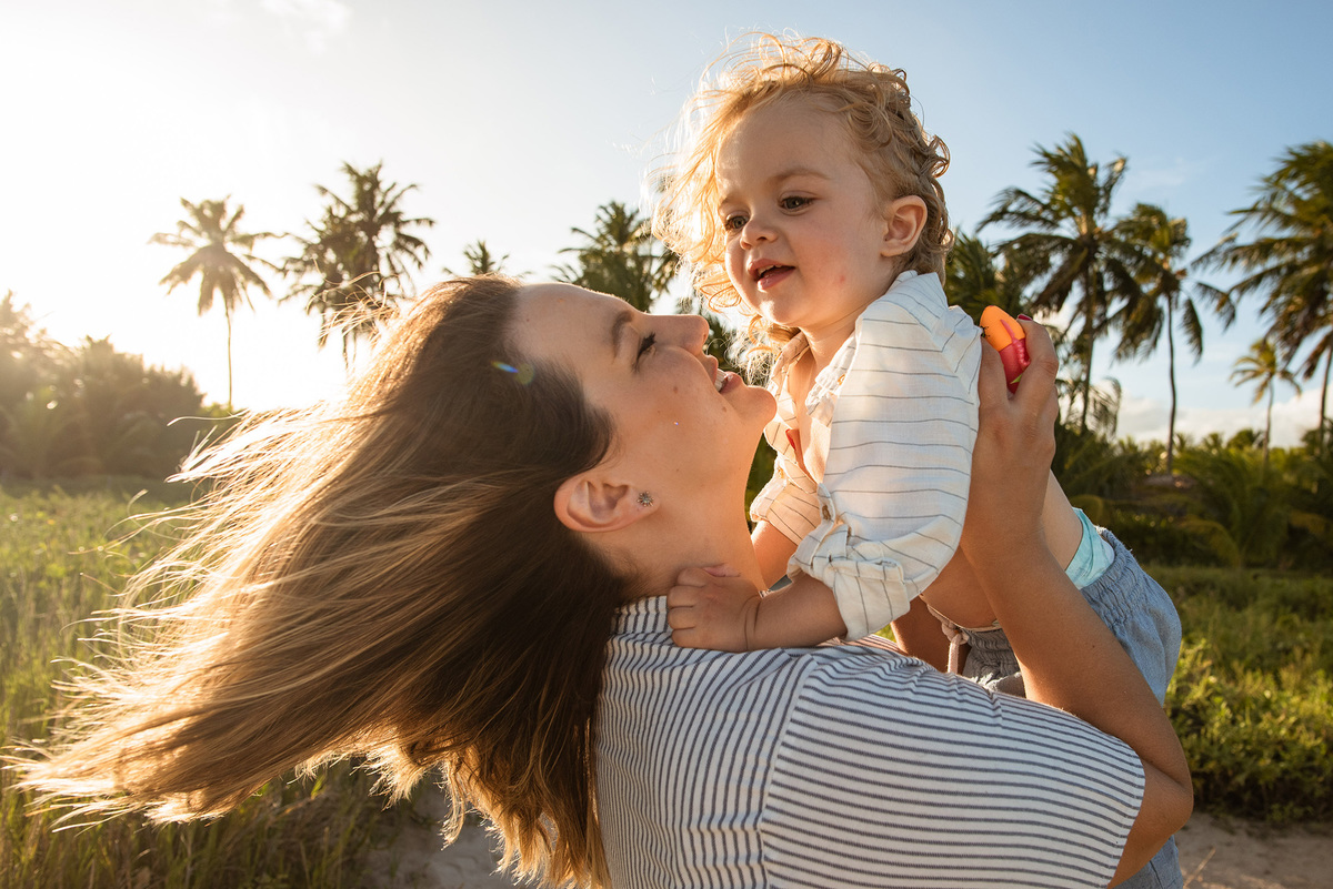 mãe-filho-natureza-ensaio-gestante