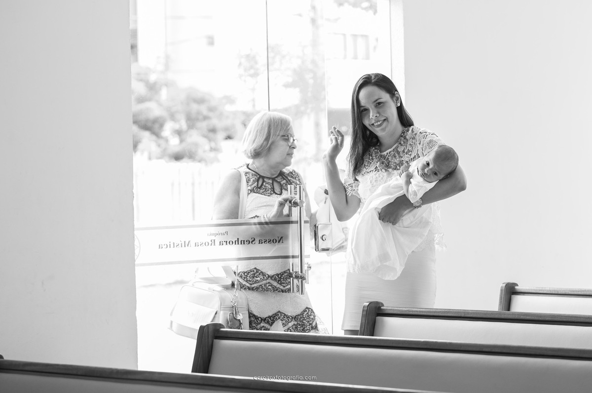 fotos, missa, batizado, rafael, igreja, rosa mística, maceió, alagoas, brasil, fátima, decoração, cruz, igreja, mãe, bebê, avó, família