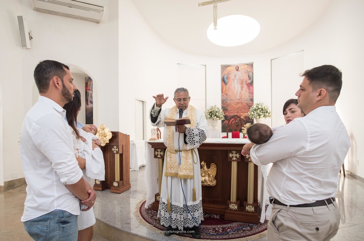 fotos, missa, batizado, rafael, igreja, rosa mística, maceió, alagoas, brasil, fátima, decoração, cruz, igreja, mãe, bebê, avó, família, pai, pais, criança, batismo, sorrisos, ben&ccedil