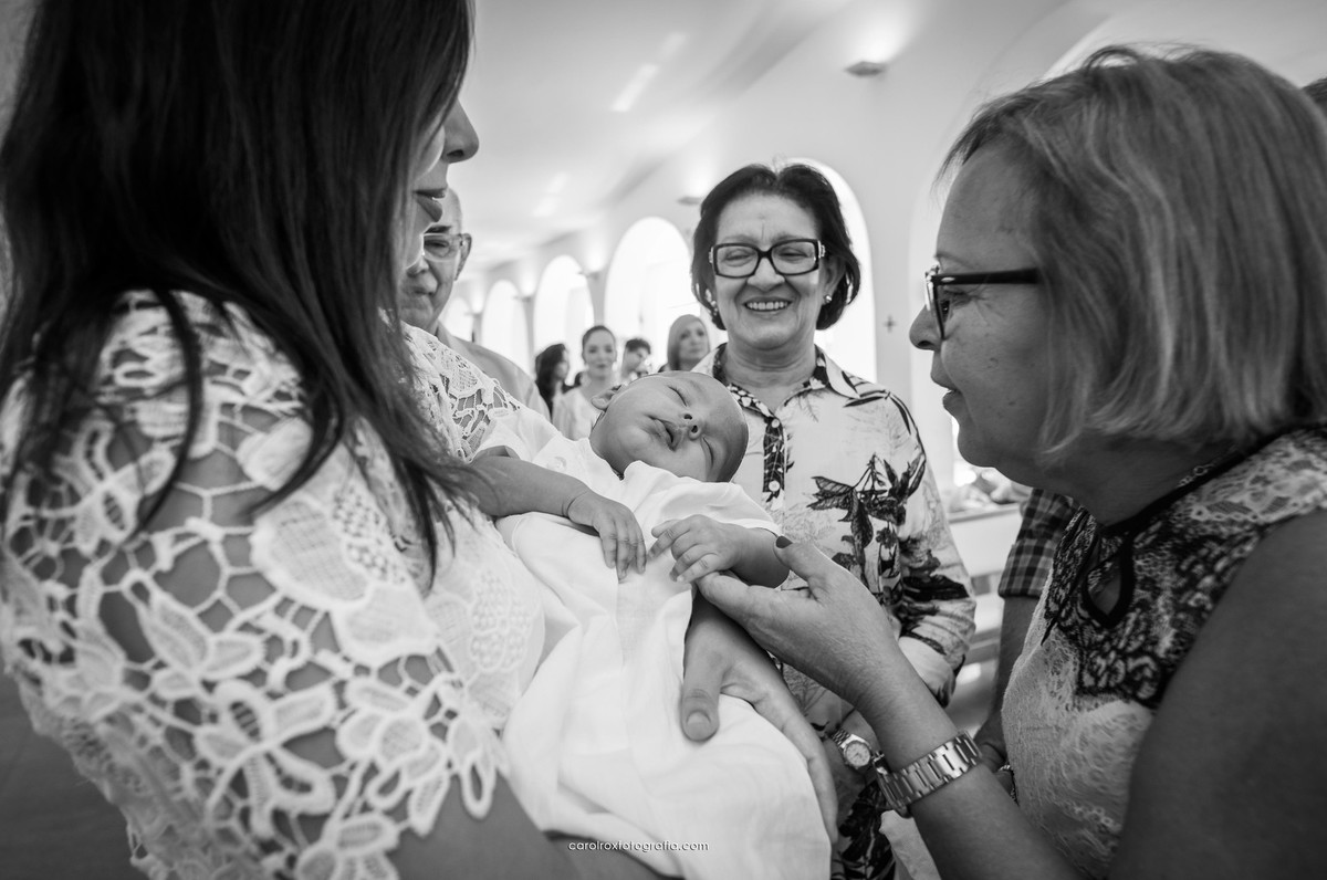 fotos, missa, batizado, rafael, igreja, rosa mística, maceió, alagoas, brasil, fátima, decoração, cruz, igreja, mãe, bebê, avó, família, pai, pais, criança, batismo, sorrisos, ben&ccedil