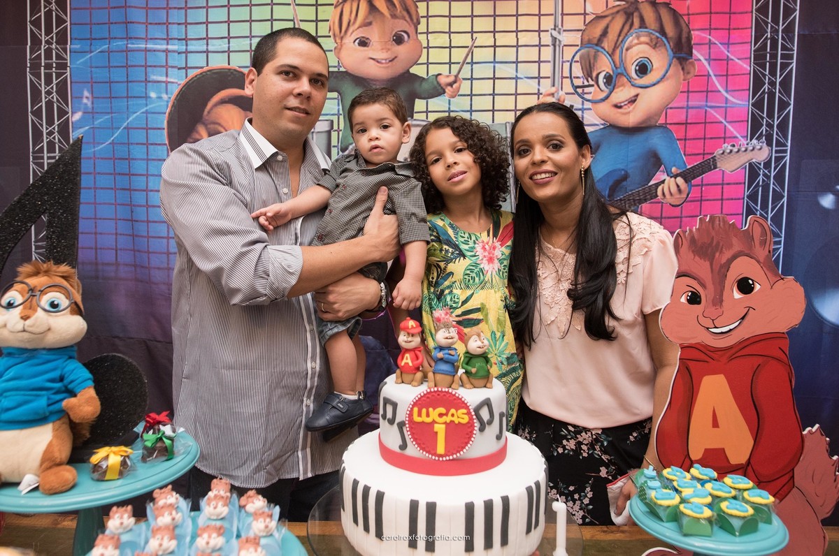 fotografia, infantil, aniversario, 1 ano, lucas, alvin e os esquilos, pippop, piscina de bolinhas, cores, vermelho, azul, amarelo, crianças, parabens, bolo, doces, decoracao, maceio, alagoas, brasil