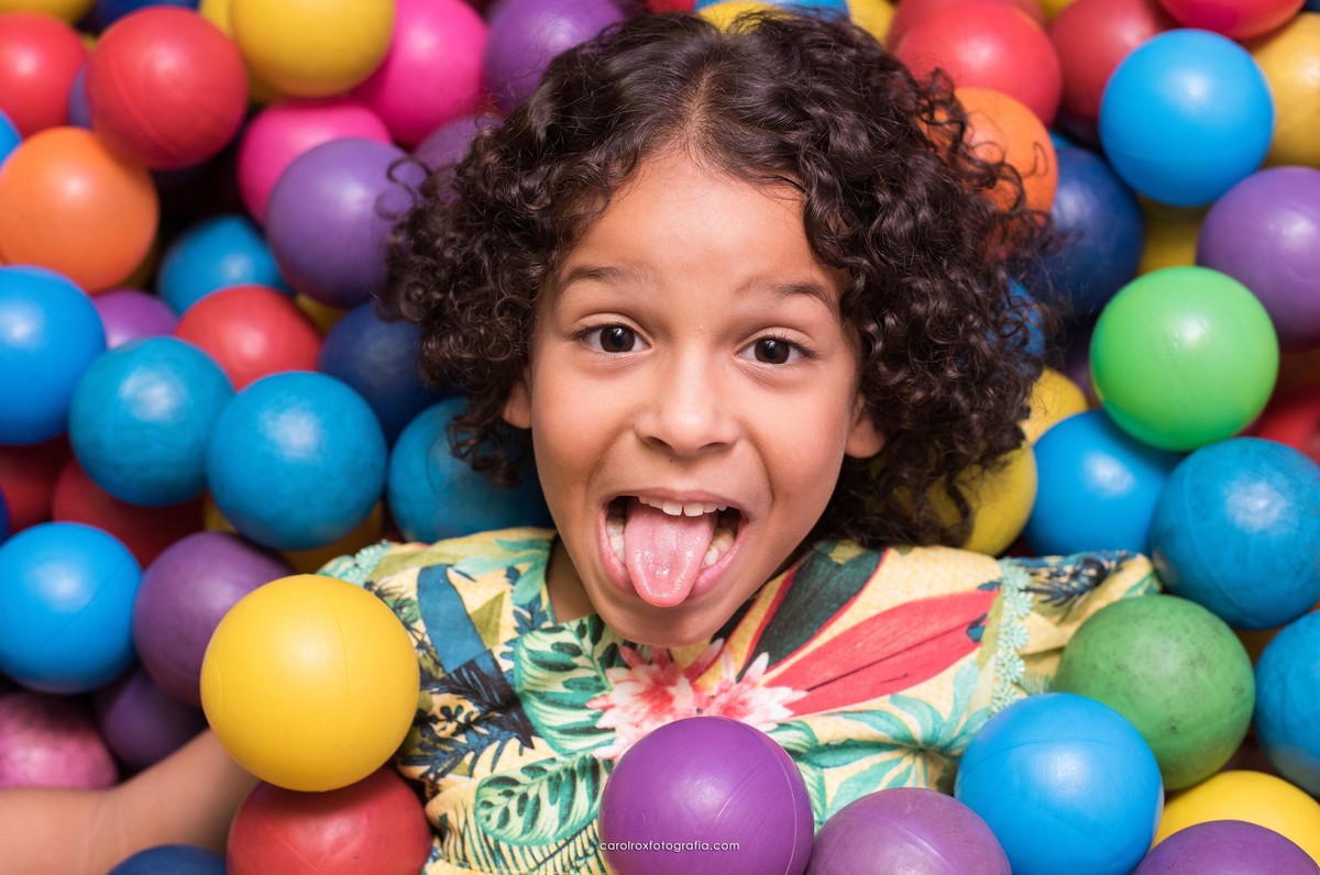 fotografia, infantil, aniversario, 1 ano, lucas, alvin e os esquilos, pippop, piscina de bolinhas, cores, vermelho, azul, amarelo, crianças, parabens, bolo, doces, decoracao, maceio, alagoas, brasil