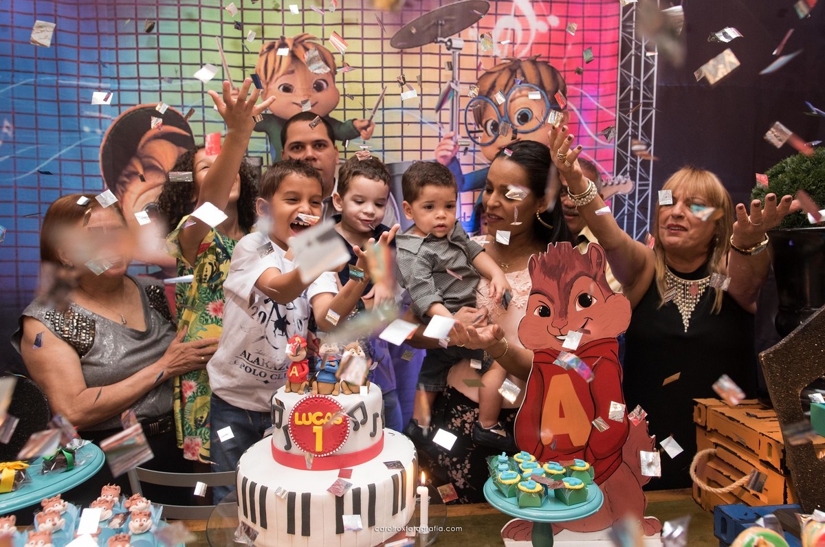 fotografia, infantil, aniversario, 1 ano, lucas, alvin e os esquilos, pippop, piscina de bolinhas, cores, vermelho, azul, amarelo, crianças, parabens, bolo, doces, decoracao, maceio, alagoas, brasil