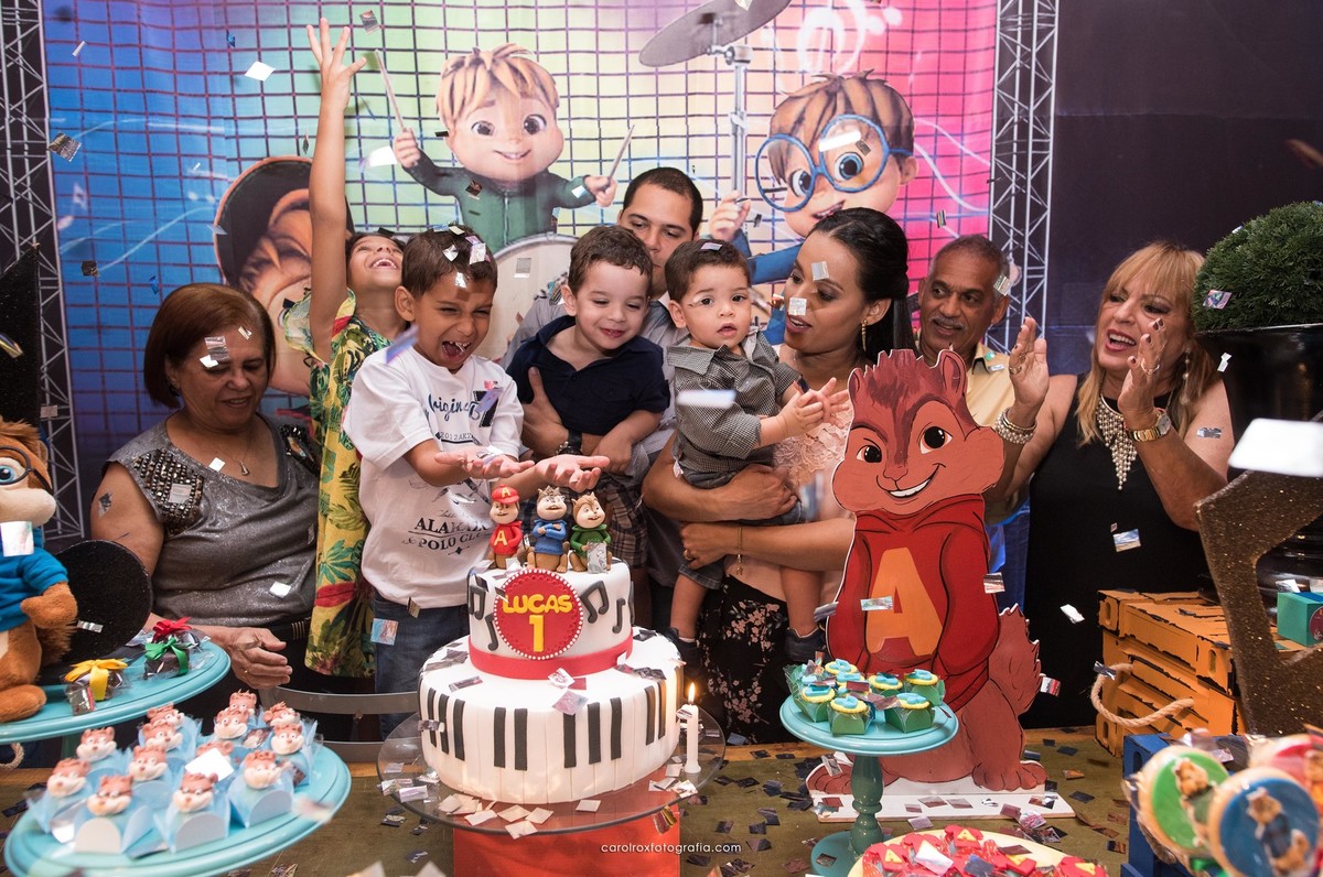 fotografia, infantil, aniversario, 1 ano, lucas, alvin e os esquilos, pippop, piscina de bolinhas, cores, vermelho, azul, amarelo, crianças, parabens, bolo, doces, decoracao, maceio, alagoas, brasil