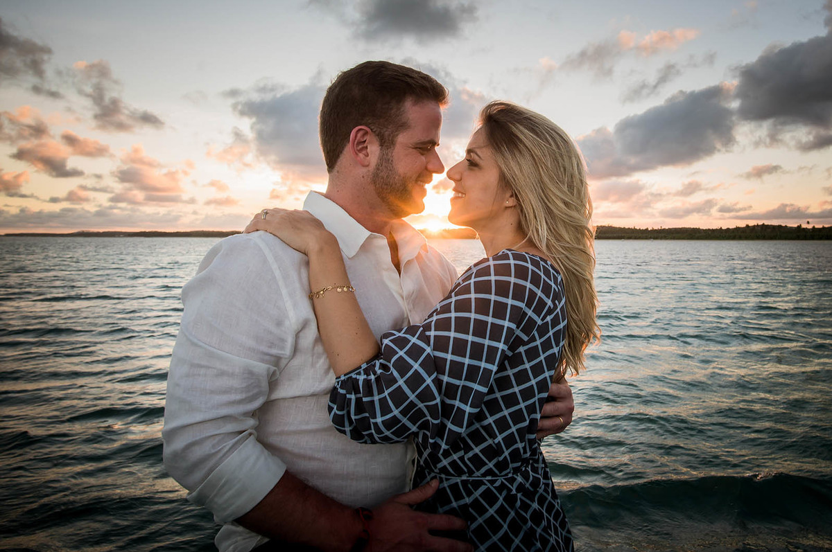 ensaio-praia-mar-sunset-por-do-sol-casal-bodas-fotografia