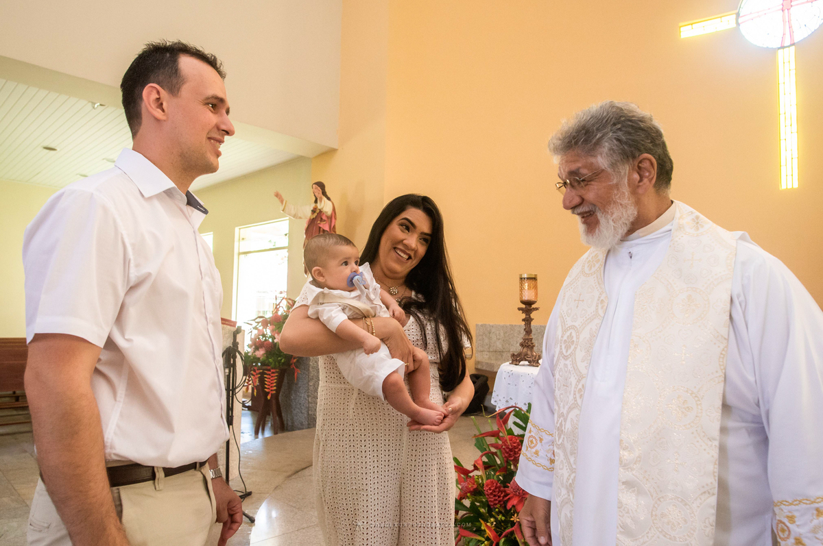 igreja-capuchinhos-batizado-padre