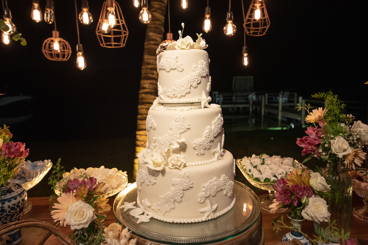 mesa-de-bolo-casamento-iluminacao