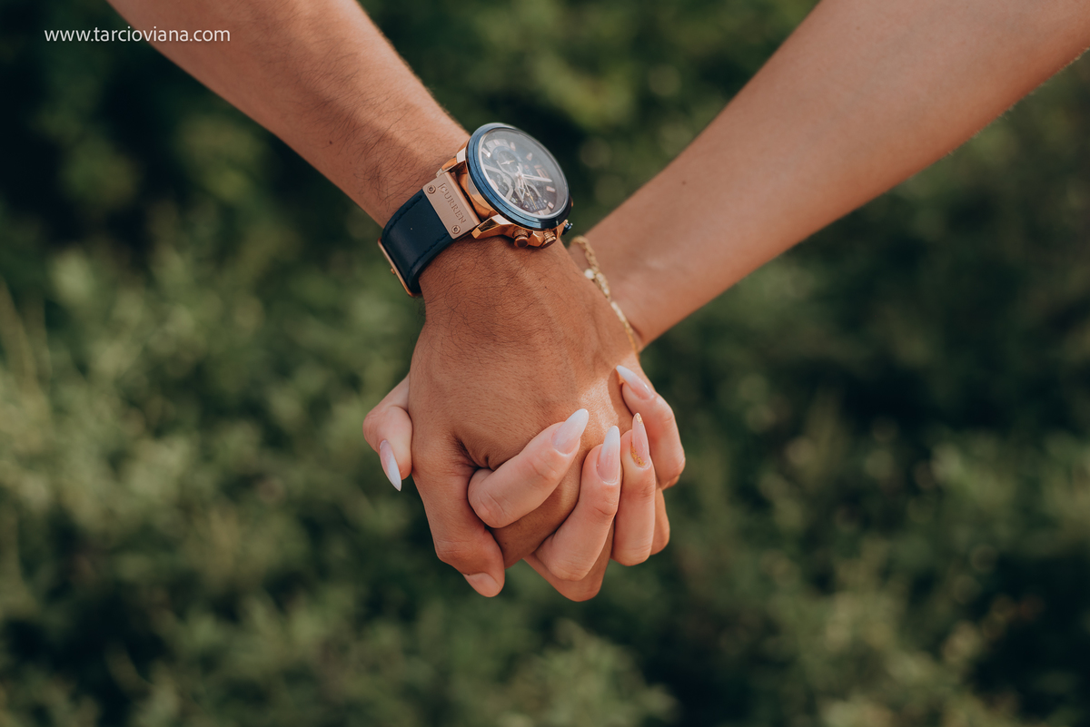 Ensaio fotografico de casal, abraçados, apaixonado e natural. ensaio casal. fotógrafo em joão pessoa