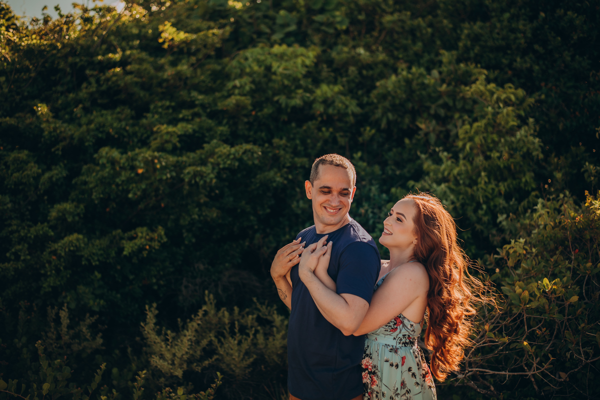 FOTOGRAFO EM JOAO PESSOA - FOTOGRAFIA DE CASAL ; FOTOGRAFO TARCIO VIANA ; ENSAIO PRE WEDDING ; ENSAIO DE CASAL ; FOTOS DE CASAL ; FOTOGRAFIA ; NATUREZA - RUIVO - CABELO - CASAL - NAMORADOS - ENSAIO DE NAMORADOS