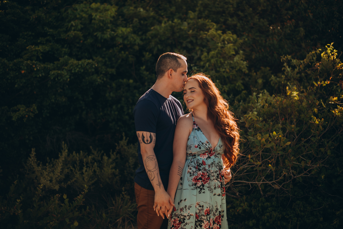 FOTOGRAFO EM JOAO PESSOA - FOTOGRAFIA DE CASAL ; FOTOGRAFO TARCIO VIANA ; ENSAIO PRE WEDDING ; ENSAIO DE CASAL ; FOTOS DE CASAL ; FOTOGRAFIA ; NATUREZA - RUIVO - CABELO - CASAL - NAMORADOS - ENSAIO DE NAMORADOS