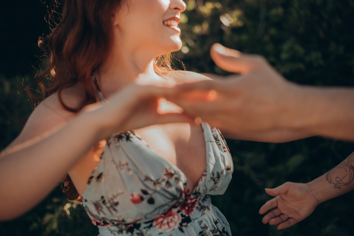 FOTOGRAFO EM JOAO PESSOA - FOTOGRAFIA DE CASAL ; FOTOGRAFO TARCIO VIANA ; ENSAIO PRE WEDDING ; ENSAIO DE CASAL ; FOTOS DE CASAL ; FOTOGRAFIA ; NATUREZA - RUIVO - CABELO - CASAL - NAMORADOS - ENSAIO DE NAMORADOS