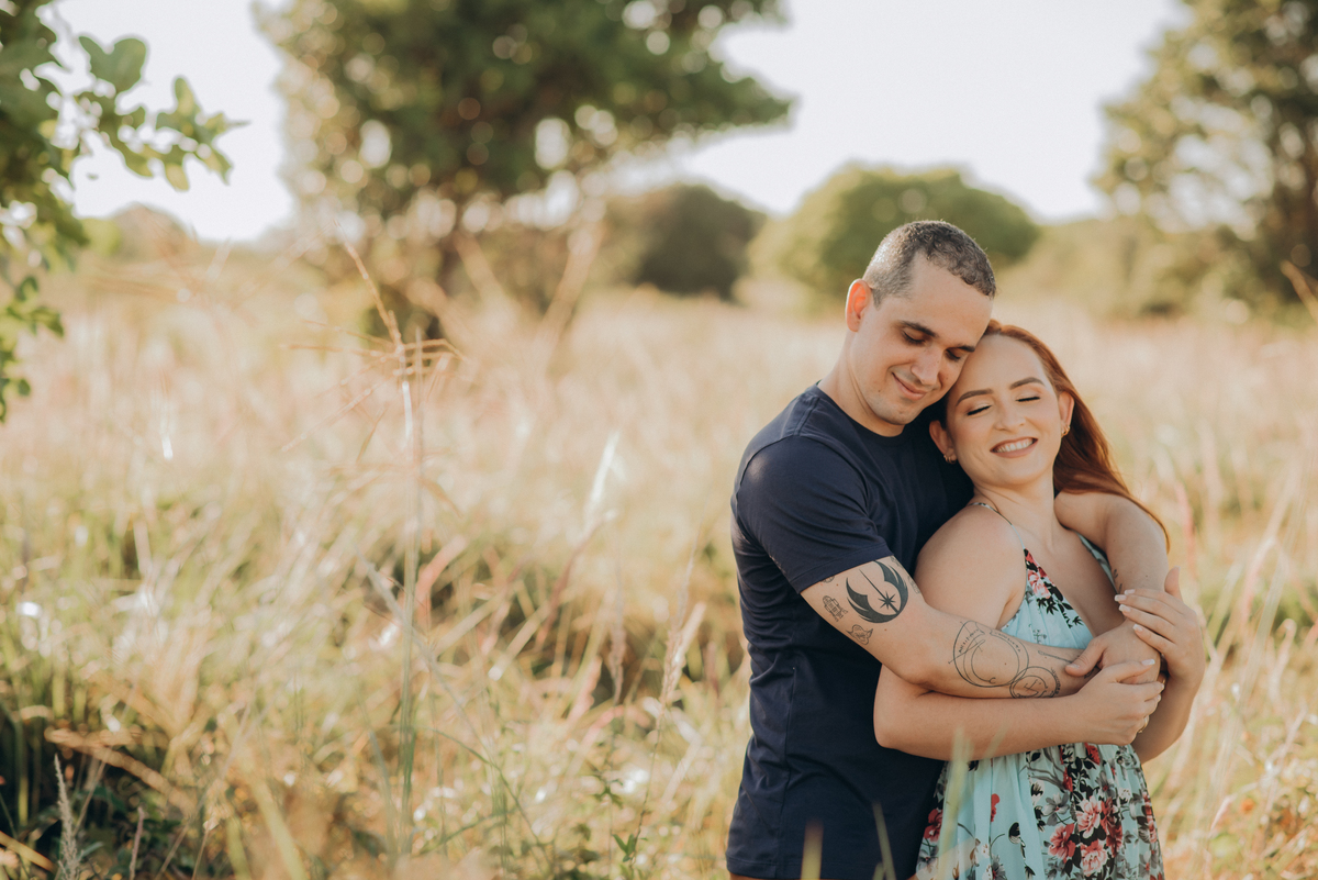 FOTOGRAFO EM JOAO PESSOA - FOTOGRAFIA DE CASAL ; FOTOGRAFO TARCIO VIANA ; ENSAIO PRE WEDDING ; ENSAIO DE CASAL ; FOTOS DE CASAL ; FOTOGRAFIA ; NATUREZA - RUIVO - CABELO - CASAL - NAMORADOS - ENSAIO DE NAMORADOS