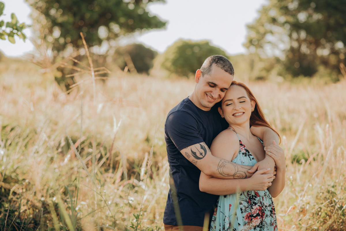 FOTOGRAFO EM JOAO PESSOA - FOTOGRAFIA DE CASAL ; FOTOGRAFO TARCIO VIANA ; ENSAIO PRE WEDDING ; ENSAIO DE CASAL ; FOTOS DE CASAL ; FOTOGRAFIA ; NATUREZA - RUIVO - CABELO - CASAL - NAMORADOS - ENSAIO DE NAMORADOS