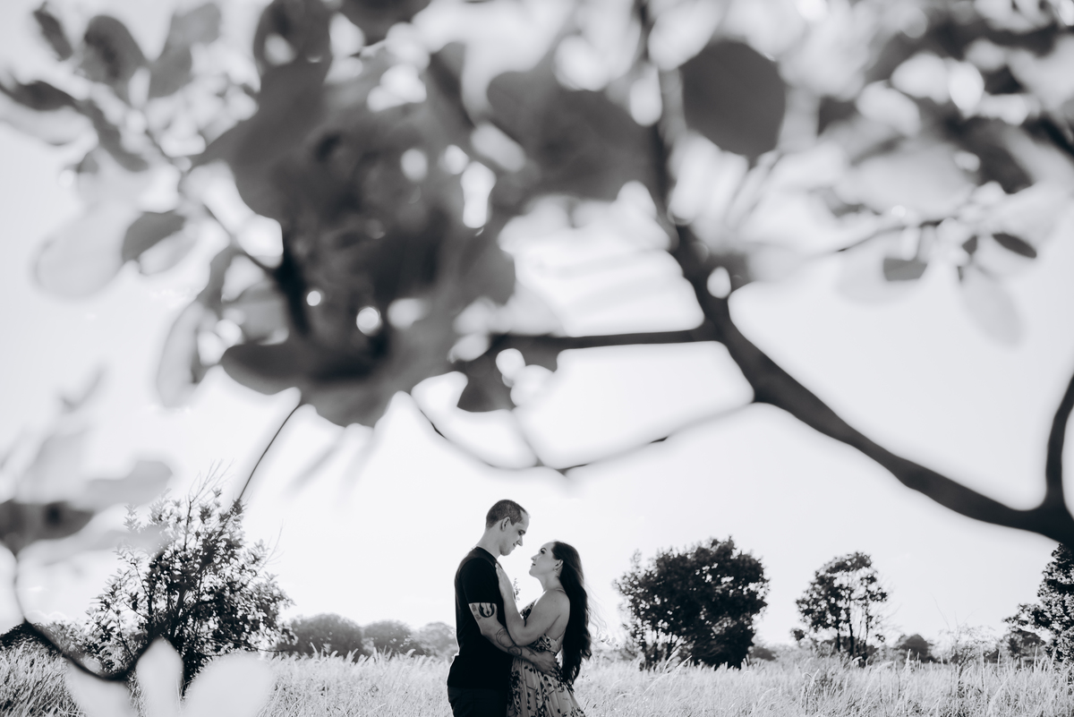 FOTOGRAFO EM JOAO PESSOA - FOTOGRAFIA DE CASAL ; FOTOGRAFO TARCIO VIANA ; ENSAIO PRE WEDDING ; ENSAIO DE CASAL ; FOTOS DE CASAL ; FOTOGRAFIA ; NATUREZA - RUIVO - CABELO - CASAL - NAMORADOS - ENSAIO DE NAMORADOS