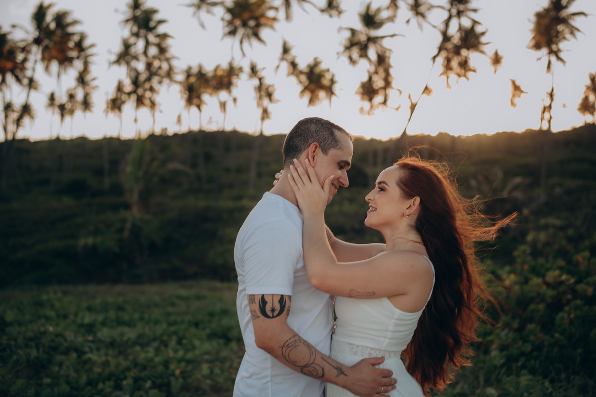 FOTOGRAFO EM JOAO PESSOA - FOTOGRAFIA DE CASAL ; FOTOGRAFO TARCIO VIANA ; ENSAIO PRE WEDDING ; ENSAIO DE CASAL ; FOTOS DE CASAL ; FOTOGRAFIA ; NATUREZA - RUIVO - CABELO - CASAL - NAMORADOS - ENSAIO DE NAMORADOS