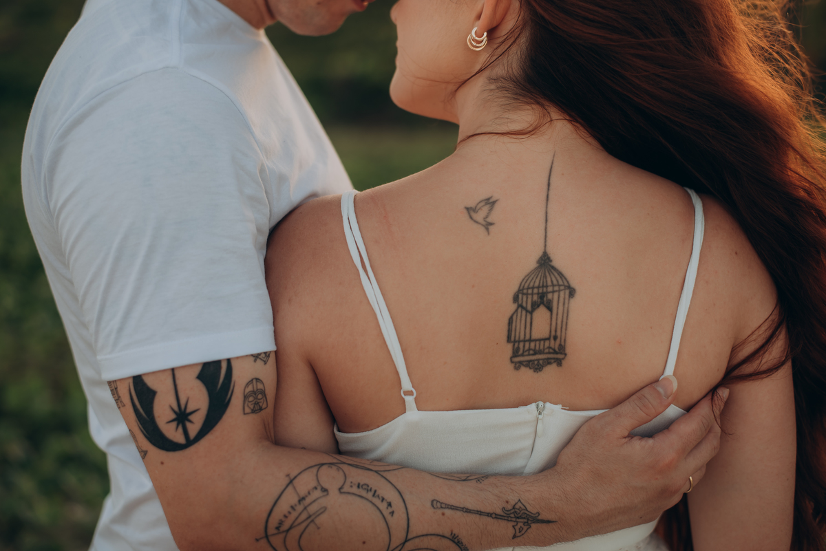 FOTOGRAFO EM JOAO PESSOA - FOTOGRAFIA DE CASAL ; FOTOGRAFO TARCIO VIANA ; ENSAIO PRE WEDDING ; ENSAIO DE CASAL ; FOTOS DE CASAL ; FOTOGRAFIA ; NATUREZA - RUIVO - CABELO - CASAL - NAMORADOS - ENSAIO DE NAMORADOS