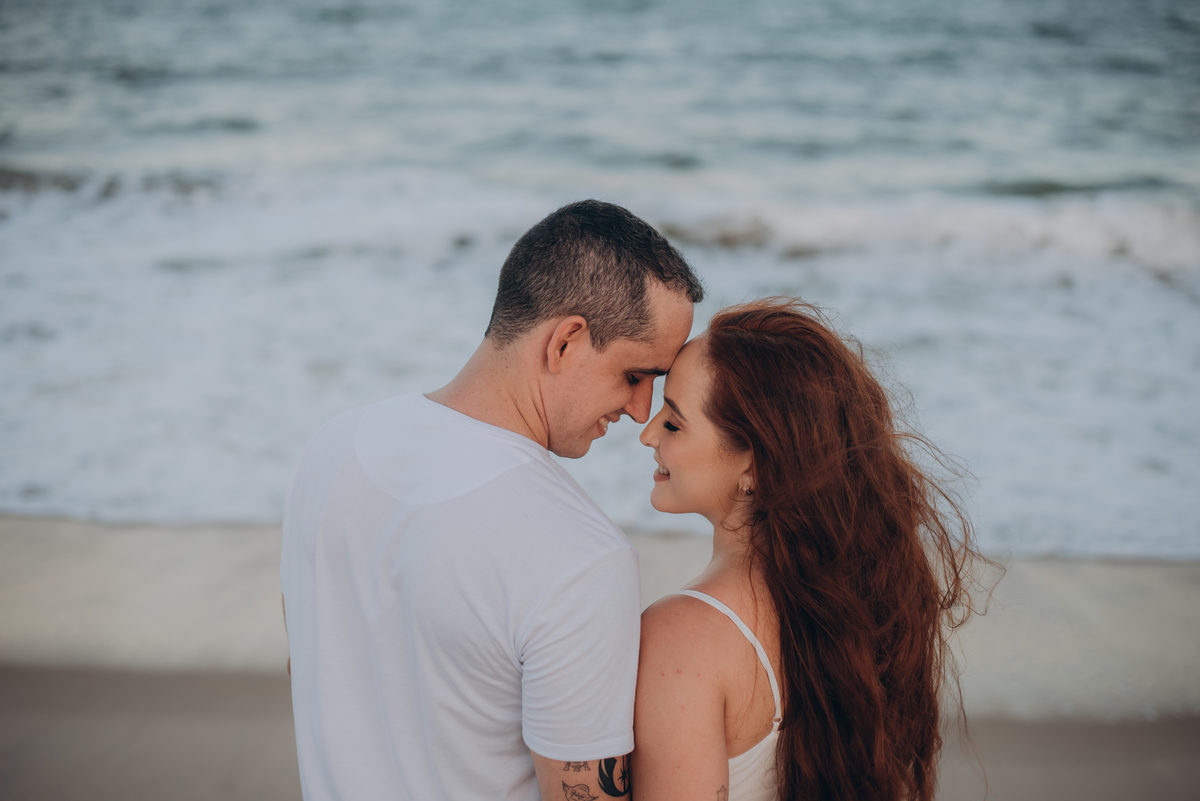 FOTOGRAFO EM JOAO PESSOA - FOTOGRAFIA DE CASAL ; FOTOGRAFO TARCIO VIANA ; ENSAIO PRE WEDDING ; ENSAIO DE CASAL ; FOTOS DE CASAL ; FOTOGRAFIA ; NATUREZA - RUIVO - CABELO - CASAL - NAMORADOS - ENSAIO DE NAMORADOS