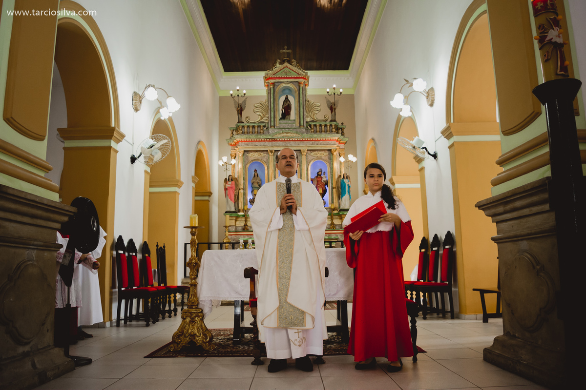 BATIZADO ANA LÍVIA EM SANTA RITA PB POR FOTÓGRAFO TÁRCIO SILVA DE SANTA RITA PB FAMILIA, CASAL, BATISMO ANIVERSÁRIO MATRIZ DE SANTA RITA