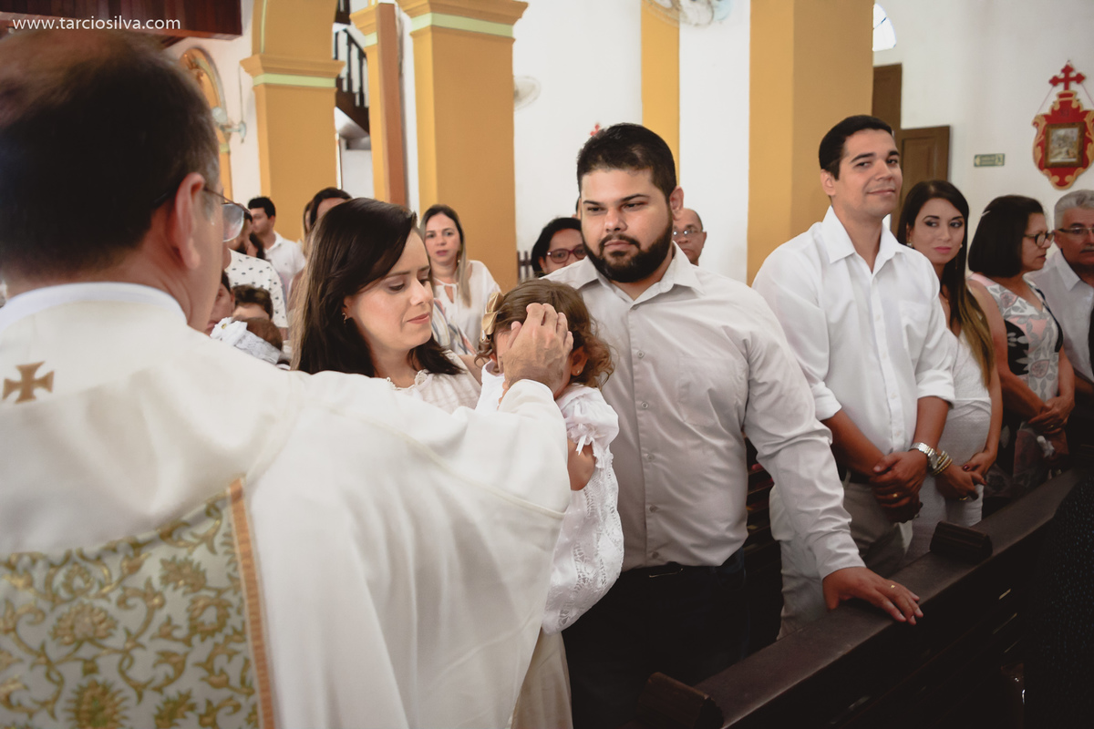 BATIZADO ANA LÍVIA EM SANTA RITA PB POR FOTÓGRAFO TÁRCIO SILVA DE SANTA RITA PB FAMILIA, CASAL, BATISMO ANIVERSÁRIO MATRIZ DE SANTA RITA