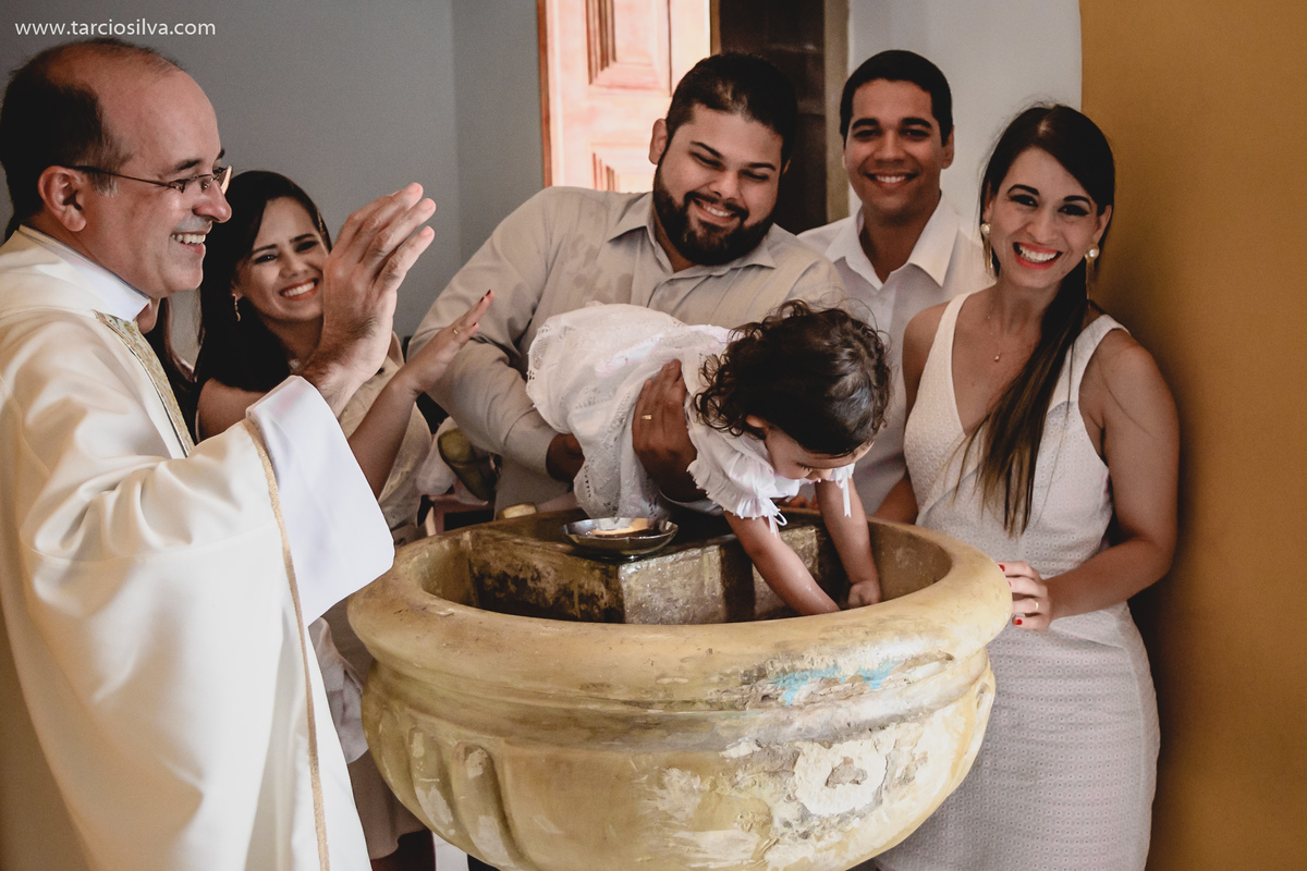 BATIZADO ANA LÍVIA EM SANTA RITA PB POR FOTÓGRAFO TÁRCIO SILVA DE SANTA RITA PB FAMILIA, CASAL, BATISMO ANIVERSÁRIO MATRIZ DE SANTA RITA