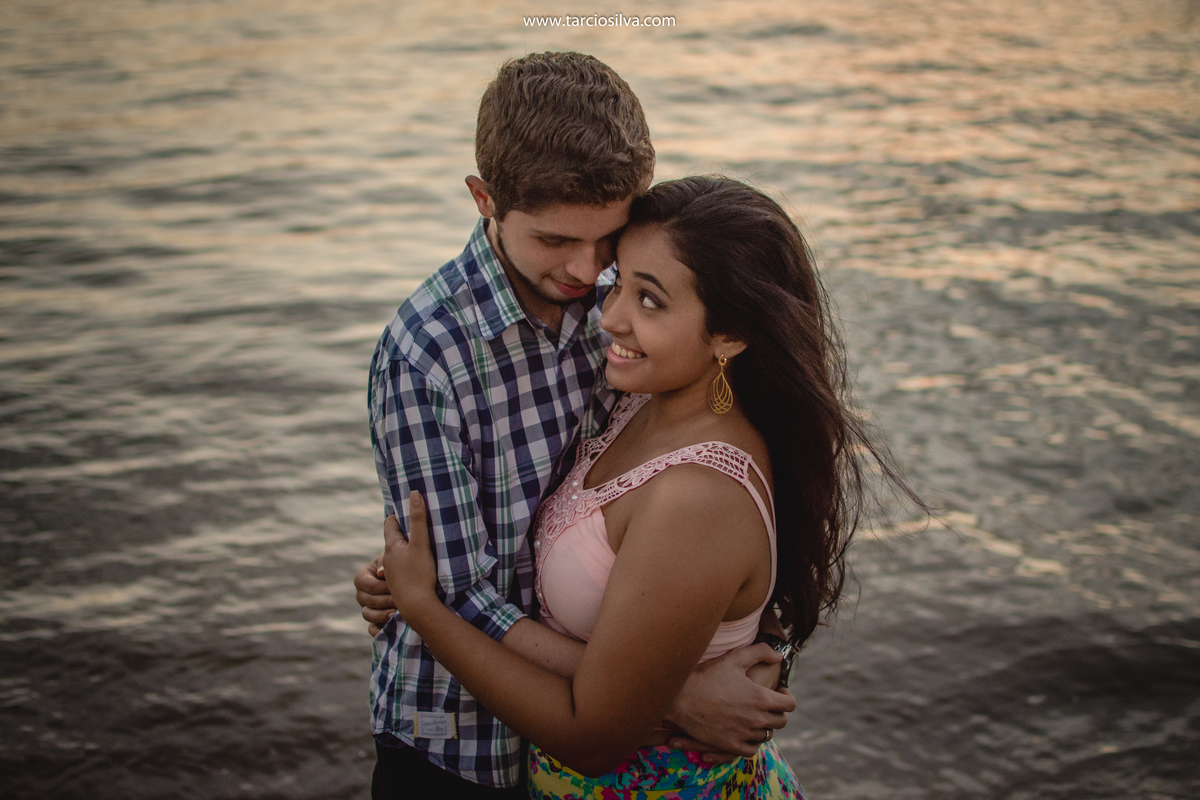 CASAL APAIXONADO POR DO SOL PRAIA JACARÉ ECLIPS - JOAO PESSOA - PB FOTOGRAFO  TÁRCIO FELIPE SILVA DE SANTA RITA PB