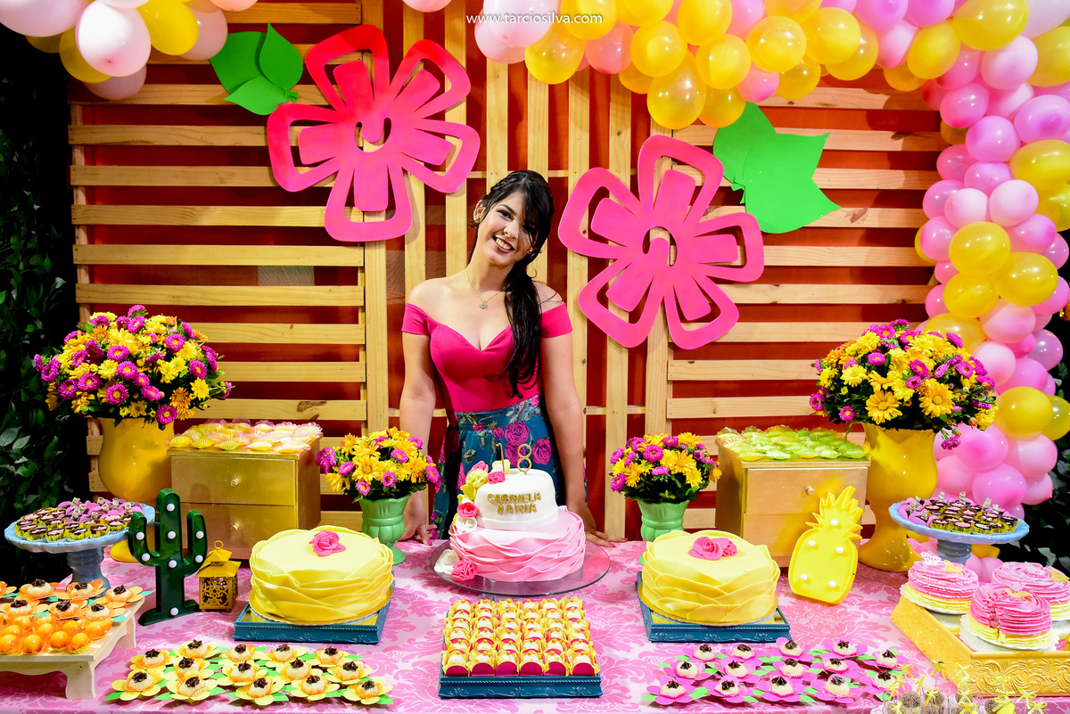 Aniversário 18 anos em Jacaraú PB fotografia de família por Tárcio silva decoração  , abraços em aniversários , momento unico no aniversário , comemoração da vida, jacaraú paraiba por fotografo de santa rita pb Tárcio Silva 